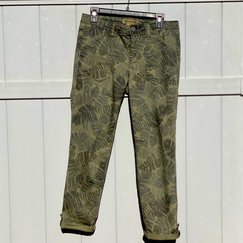 Democracy “Flex-Ellent” Cargo Crop Jeans